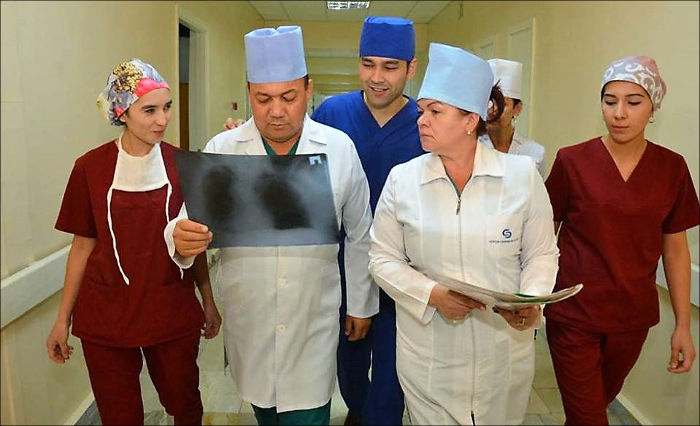 Мирзиёев поручил вывести Узбекистан в лидеры по медобслуживанию и развивать медицинский туризм