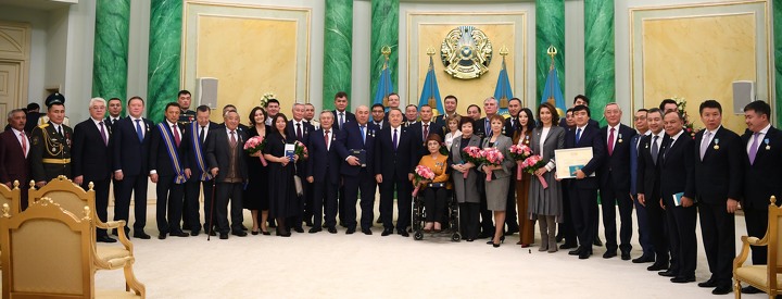 Кого наградил Назарбаев ко Дню независимости Казахстана