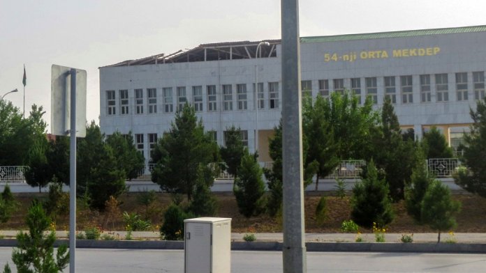 В Туркменистане создаются условия для усвоения программы среднего образования в укороченные сроки