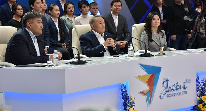 Назарбаев поручил правительству и олигархам создать фонд поддержки молодёжных стартапов