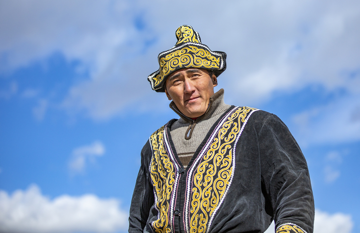 Казахстан выдаст специальные удостоверения этническим казахам по всему миру