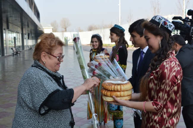 Таджикистан ввел пошлины для своих и иностранных туристов 