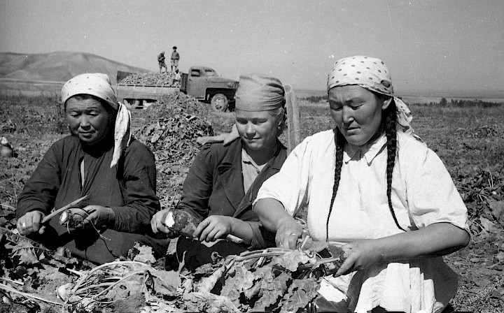 75 лет Великой Победы - архивные фотографии тыловиков из Кыргызстана