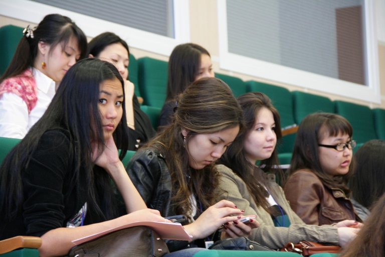Не менее 4 000 студентов из Узбекистана пройдут обучение за рубежом