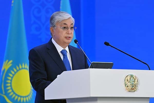 Токаев заявил о недопустимости политических игр казахским языком