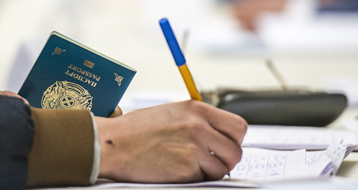 Сколько заплатят казахстанцы за паспорт и водительские права в 2019 году
