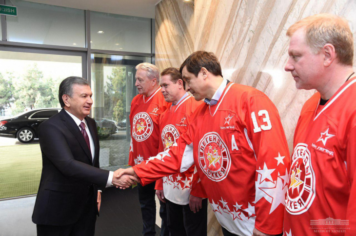 Звезды советского и российского хоккея получили элитные квартиры в Ташкенте