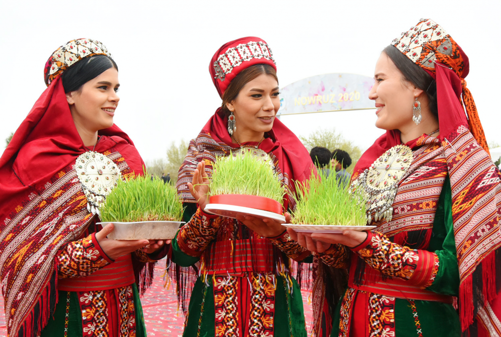 Навруз это чей праздник. Навруз байрам в Туркменистане. Навруз национальный праздник Узбекистана. Новруз байрам Туркменистан. Навруз байрам в Узбекистане.
