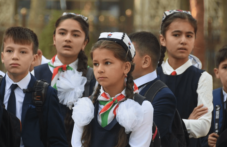Стройке быть – в Душанбе 1200 школьников ждут декабря