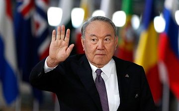Д. Ашимбаев: Нурсултан Назарбаев остается в политике