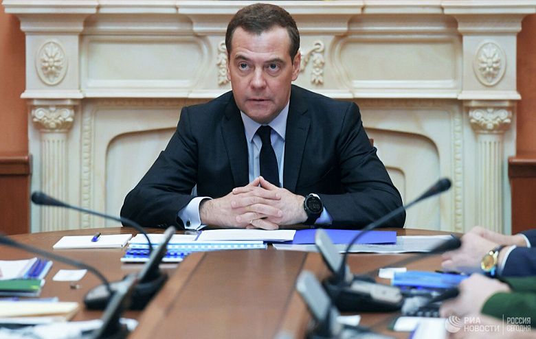 Медведев прибыл с визитом в Казахстан