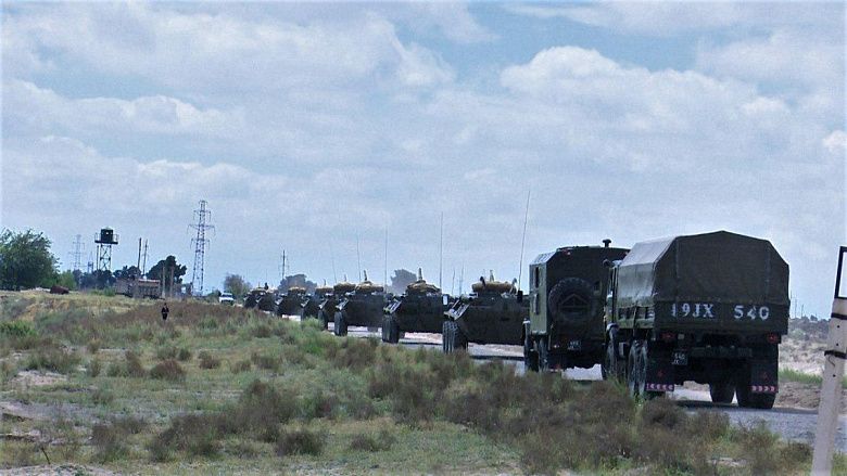 Армия Узбекистана провела военные учения у границы с Казахстаном