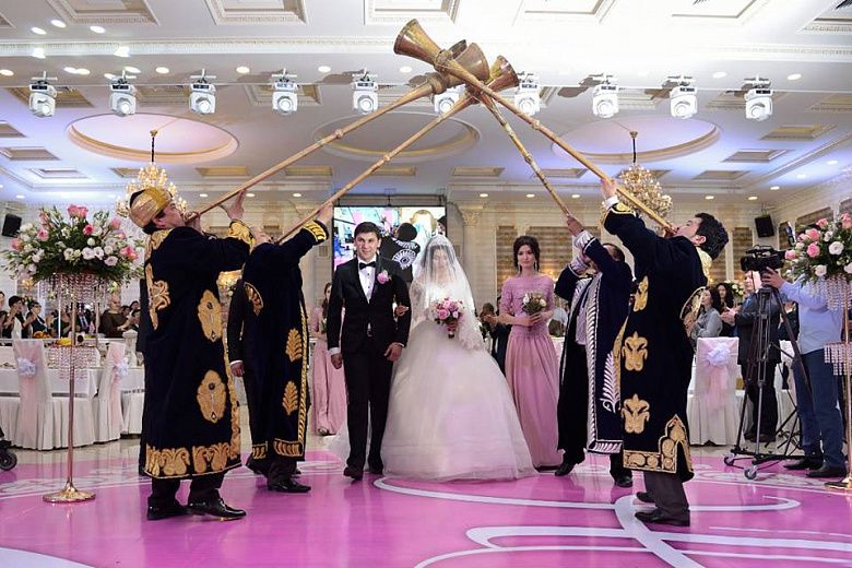 Будьте скромнее: в Узбекистане запретили проводить пышные свадьбы