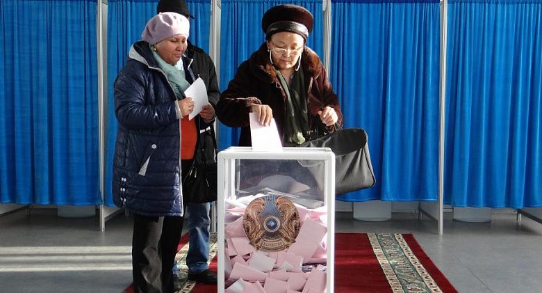 «Кто эти люди в Парламенте?» – почему казахстанцы не верят в выборы