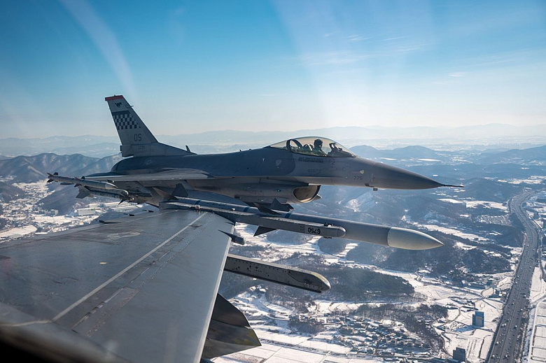 F-16 для Украины. Много шума из ничего