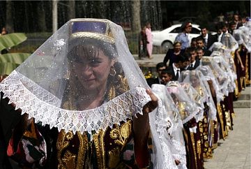 Ранние браки в Таджикистане – наследие стереотипов?