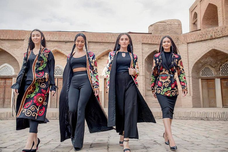 Таджикистан впервые примет участие в международном показе мод в Париже