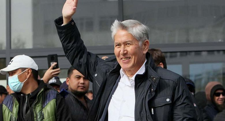 Верховный суд Кыргызстана отменил приговор Атамбаеву