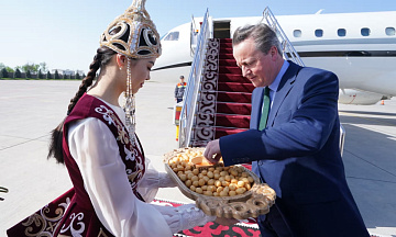 Дэвида Кэмерона раскритиковали за аренду роскошного самолета для тура по Центральной Азии