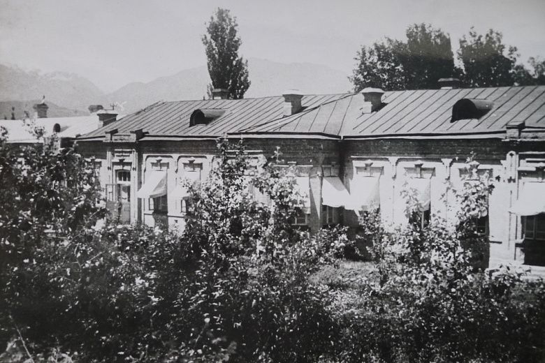 «Русский дом», «Заразка» и «Детский садик» - истории инфекционных больниц Душанбе