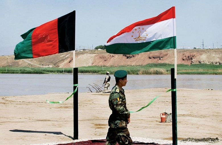 Президент Таджикистана созвал заседание Совбеза из-за сложной ситуации на границе с Афганистаном