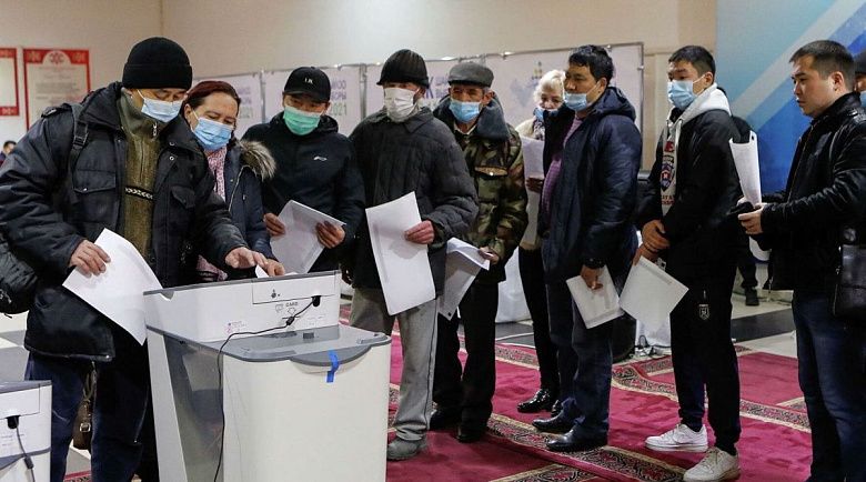 «Усвоенные уроки переворотов»: В Кыргызстане завершились парламентские выборы