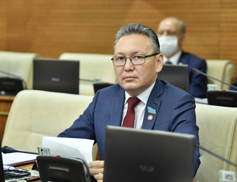Экс-мажилисмен Ерлан Смайлов рассказал, почему вышел из Народной партии Казахстана