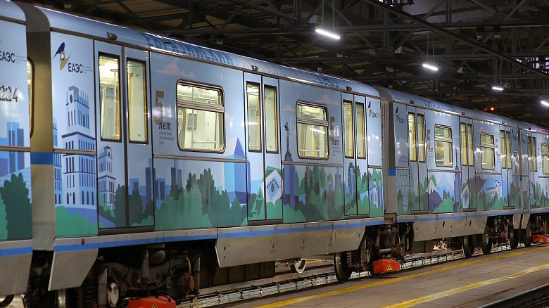 В метро Москвы запустили тематический поезд о пятилетии ЕАЭС  