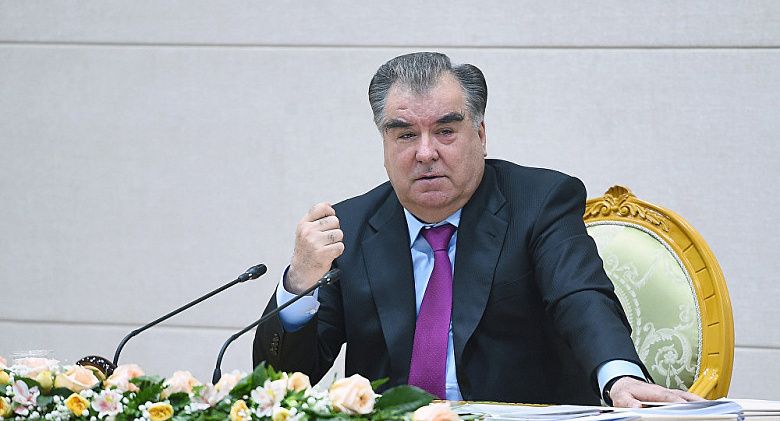 COVID-19 в Таджикистане: Эмомали Рахмон освободил от должности главу минздрава