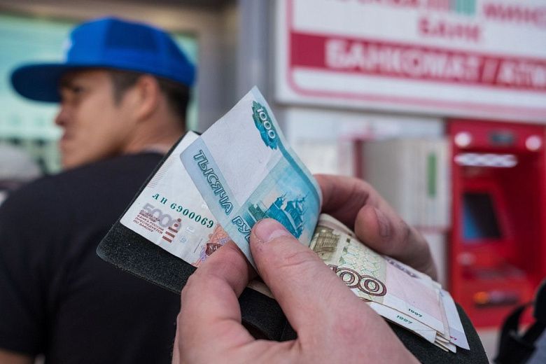 Таджикские мигранты побили рекорд по денежным переводам
