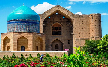 Түркістан – тарихи турзим орталығы