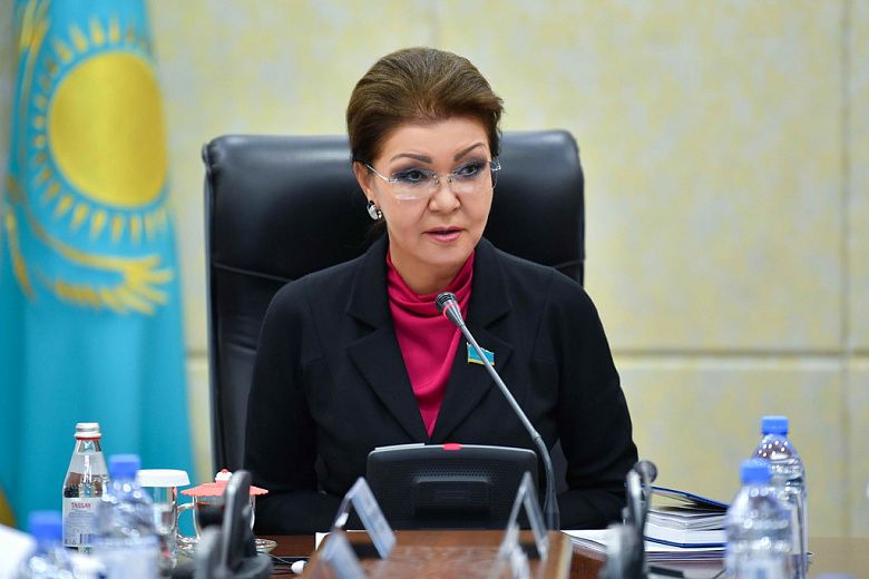 Дарига Назарбаева: Контрабандные грузы наносят ущерб экономике и здоровью граждан
