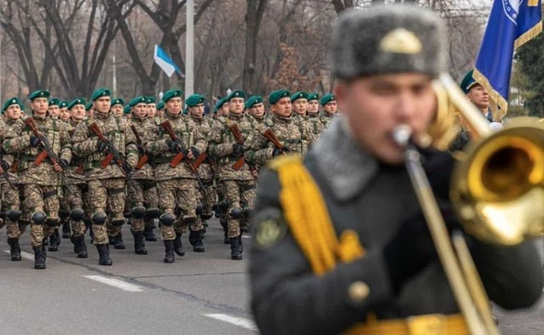 В столице Узбекистана прошёл парад в честь Дня защитников Родины