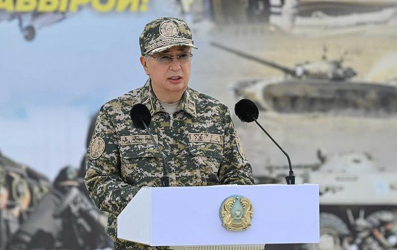 Токаев посетил военные учения «Отпантау-2021» 