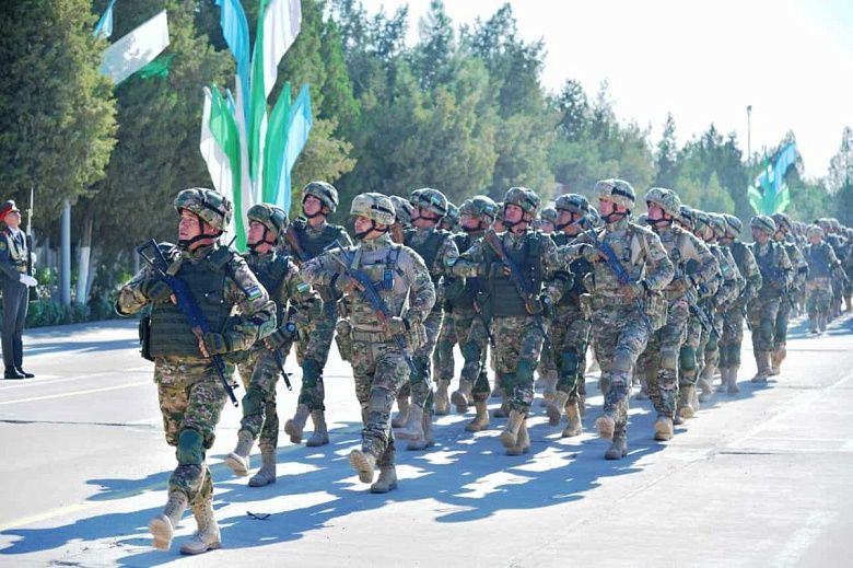Таджикистан и Узбекистан начали совместные военные учения в Термезе