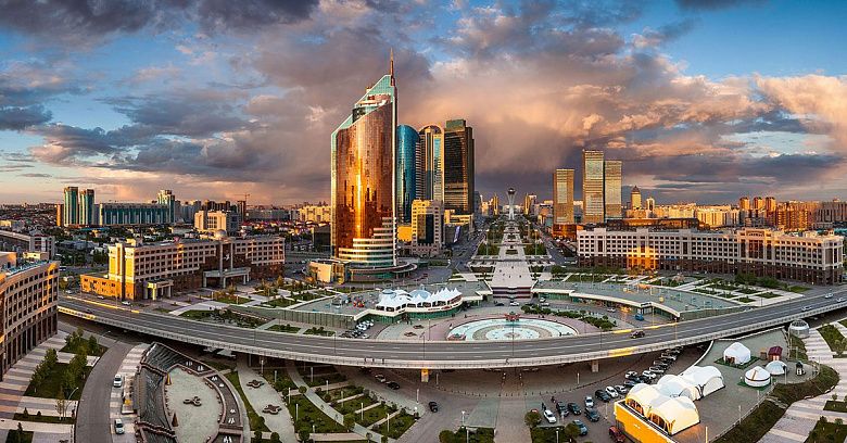 Как провести осень в двух столицах Казахстана