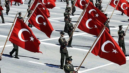 Аватков: Турция с опаской и уважением относится к России как к военной державе