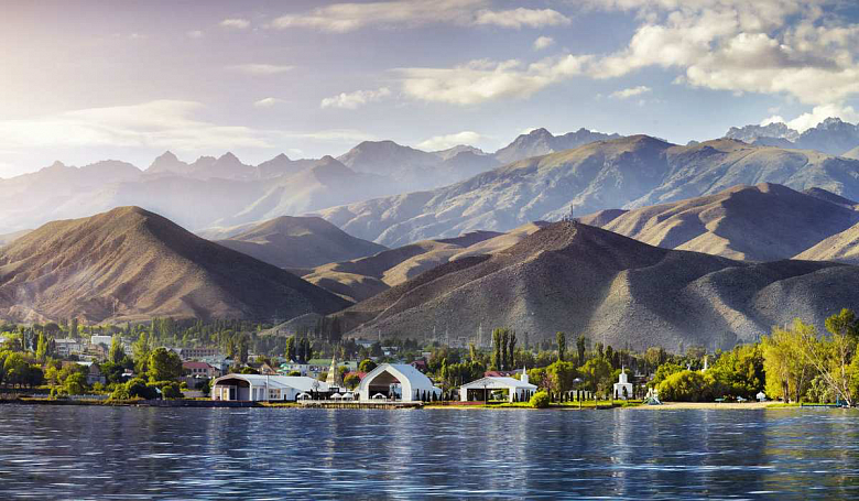 «Скоростные поезда, мировые отели и стабильность»: Что еще нужно для развития туризма в Кыргызстане?