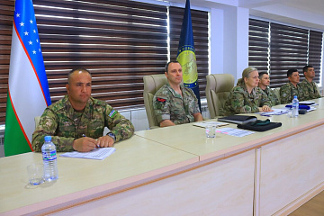 Специалисты НАТО проводят тренинги для военных из Узбекистана