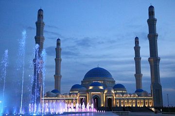 Самую большую мечеть в Центральной Азии открыл Назарбаев – фото