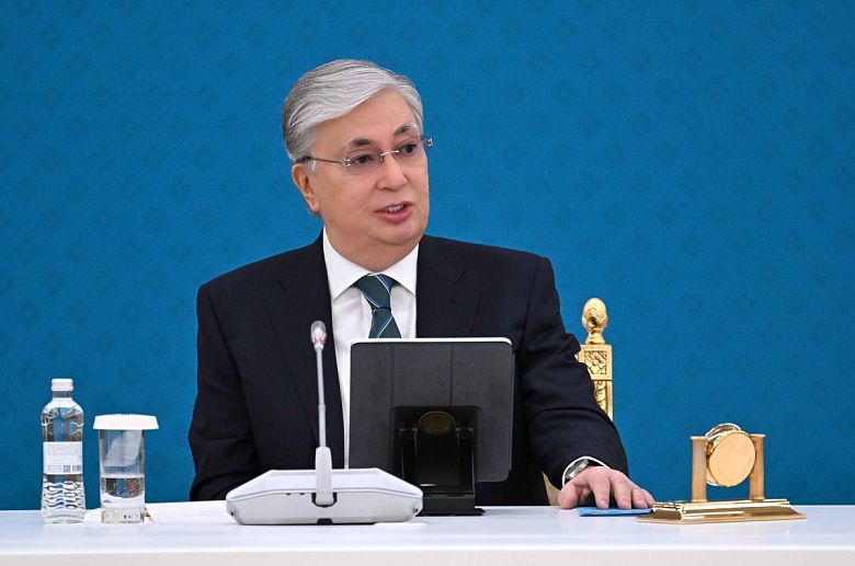 Президент Казахстана поручил продумать вопрос перехода на латиницу