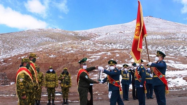 Кыргызстан передал эстафету Победы Таджикистану