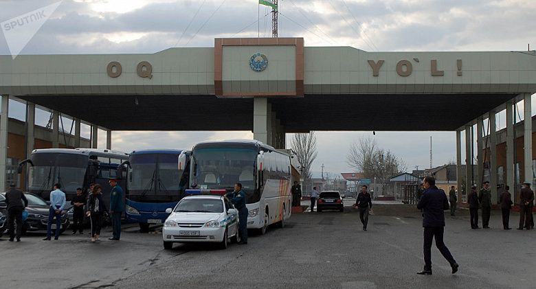 Узбекистан с 23 марта закрывает границу