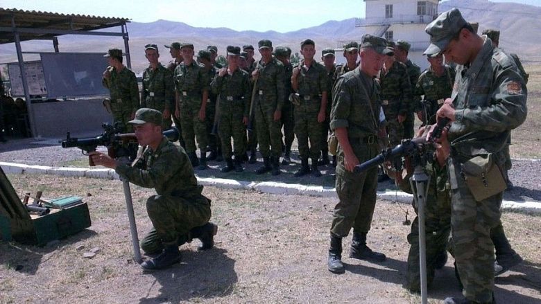 Российские инструкторы начали подготовку военных Таджикистана