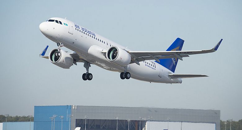 Назарбаев поручил создать в Казахстане бюджетную авиакомпанию