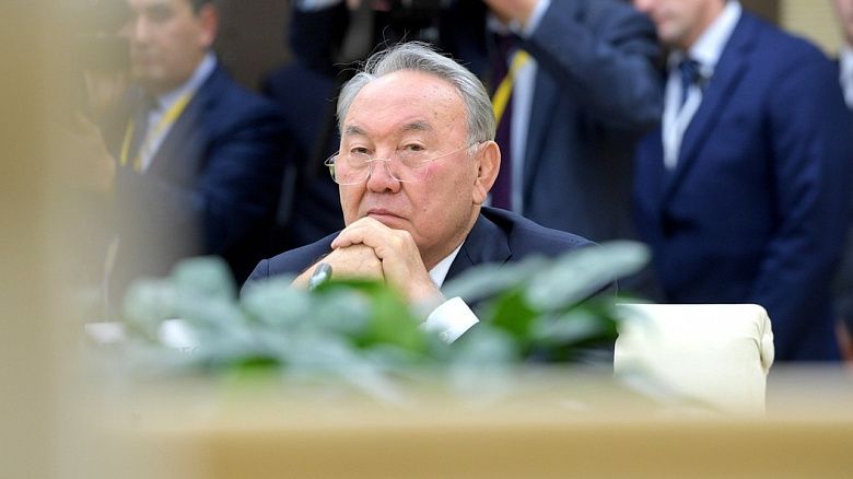 Ашимбаев: Президент устал от борьбы соратников за должности
