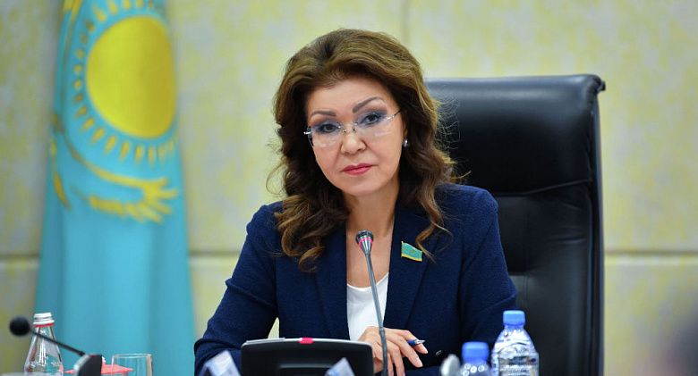 Надо разбираться: Назарбаева о ситуации с регистрацией авто из ЕАЭС