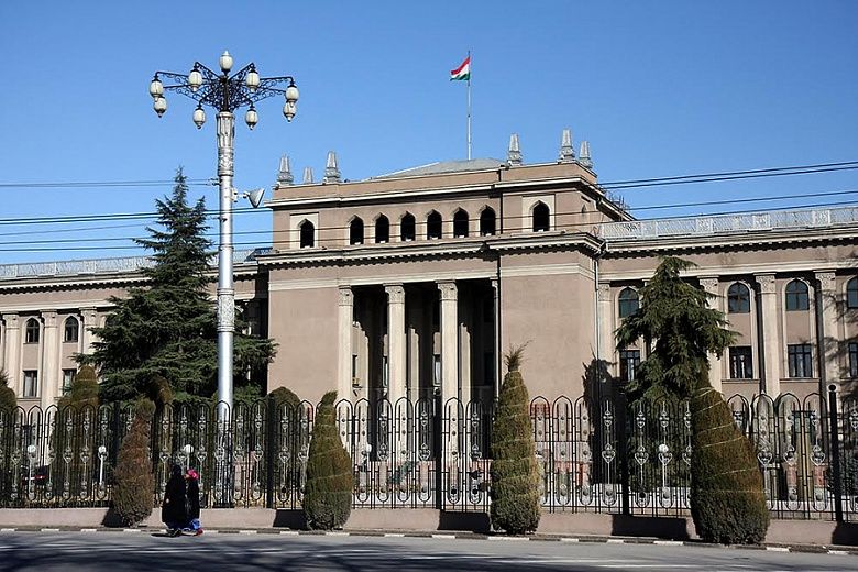 В Душанбе приступили к сносу Дворца президента Таджикистана