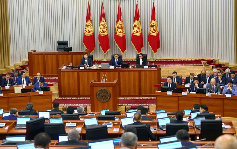 Низкая явка и разборки элит: какими будут парламентские выборы-2020 в Кыргызстане?