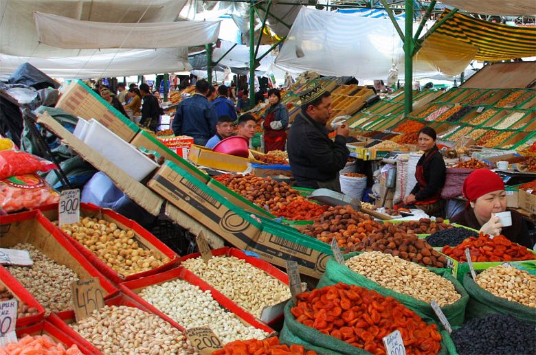 В Кыргызстане предлагают изменить правила торговли на рынках